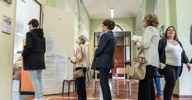 Olasz választás – A szavazásra jogosultak 51,1 százaléka adta le voksát este hét óráig