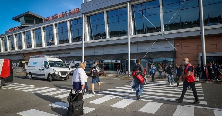Fizetőssé tette mosdóit a Charleroi reptér, az utasok dühöngnek
